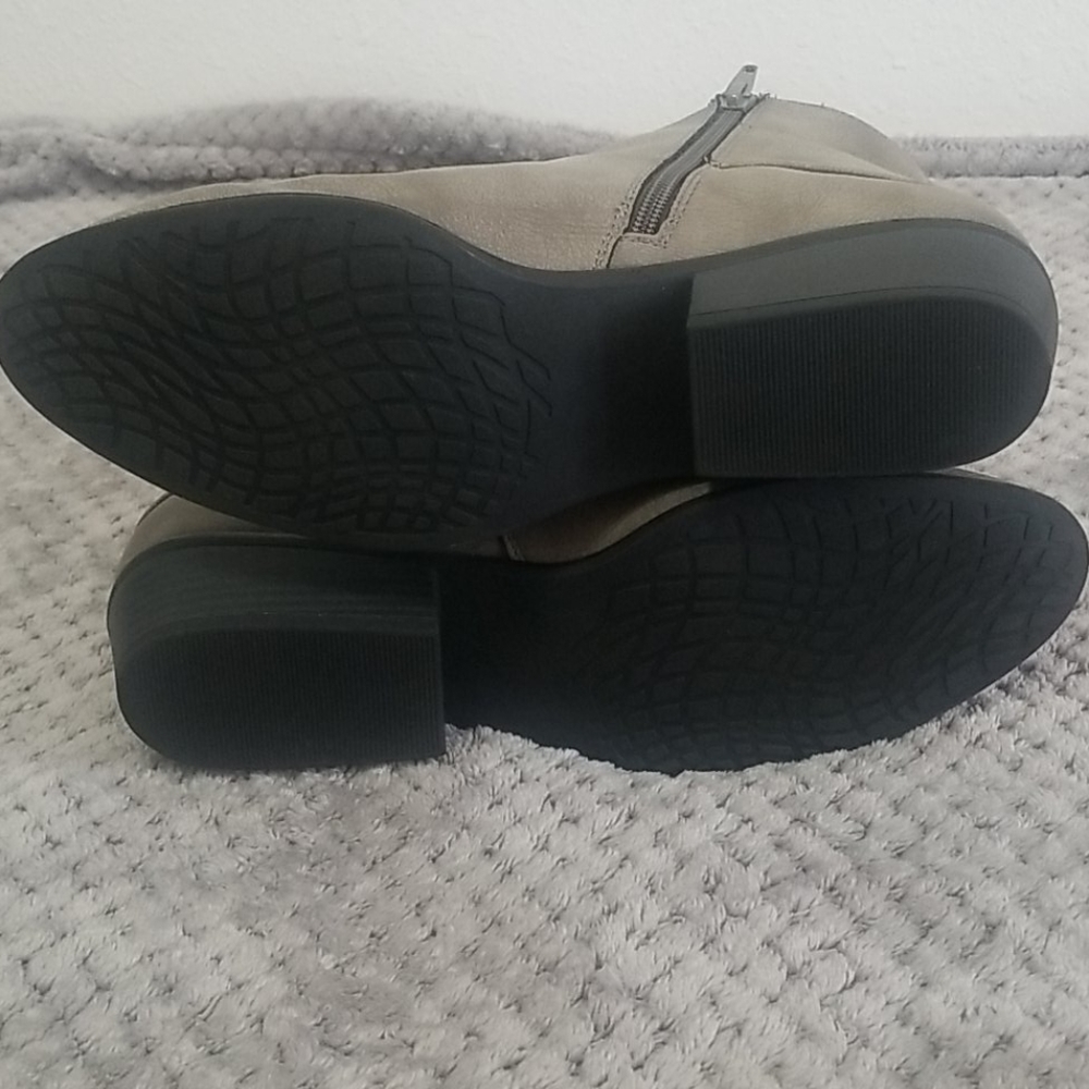 Gray Suede Booties sz. 10 - Picture 4 of 5